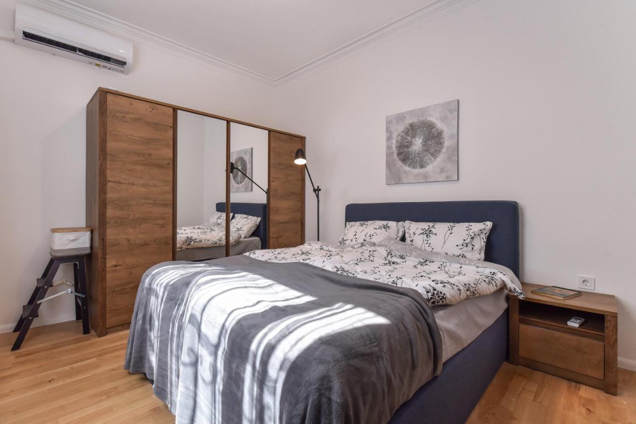 Ferienwohnung Cosy & Renovated 2Bd Flat Near Vitoshka By Flat Mаnager Sofia Exterior foto