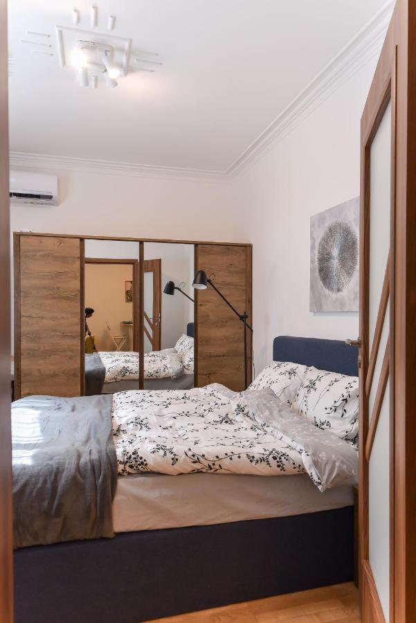 Ferienwohnung Cosy & Renovated 2Bd Flat Near Vitoshka By Flat Mаnager Sofia Exterior foto